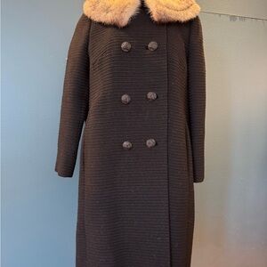 Elegant Black Double-Breasted Coat with Fur Collar